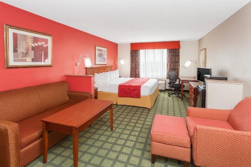 Ramada Limited Decatur image 11