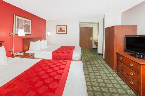Ramada Limited Decatur image 14