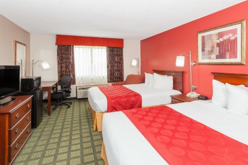Ramada Limited Decatur image 15