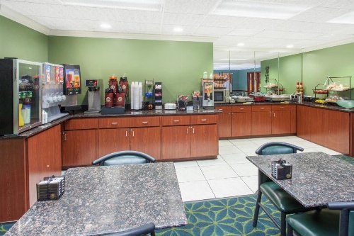 Ramada Limited Decatur image 19