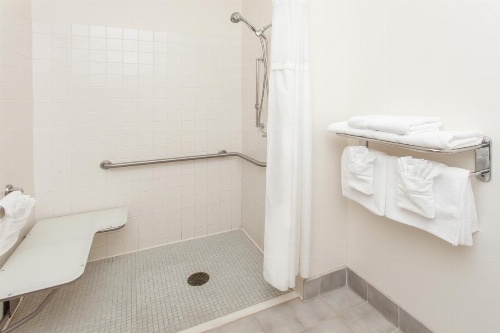 Ramada Limited Decatur image 20