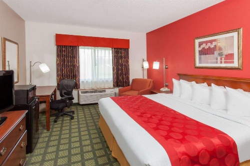 Ramada Limited Decatur image 32