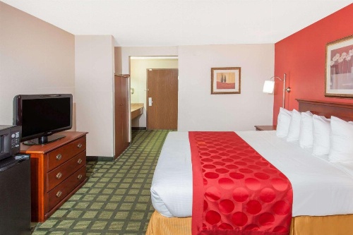 Ramada Limited Decatur image 36